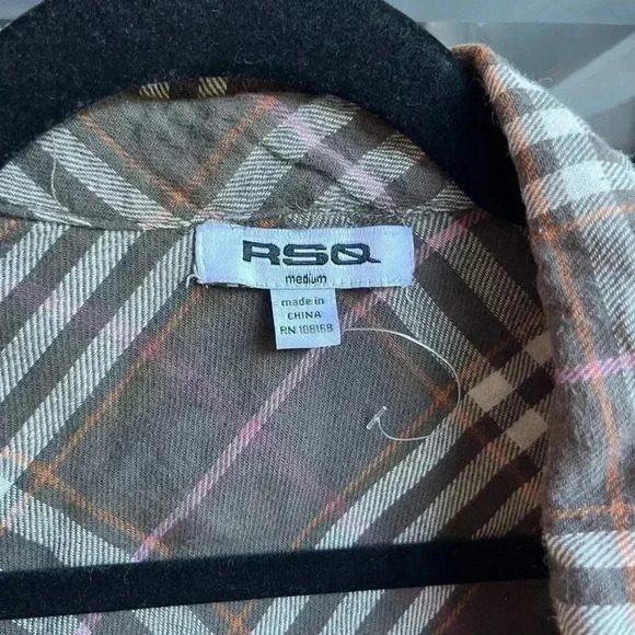 Five ~Plaid~ Shirts - Medium - Picture 4 of 8